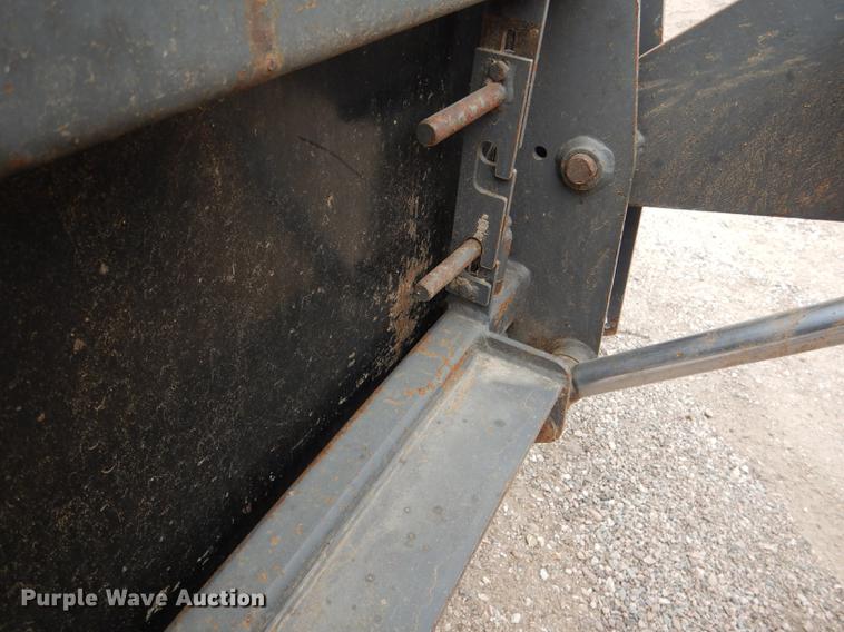 image for item DG5764 1980 International 1086 tractor