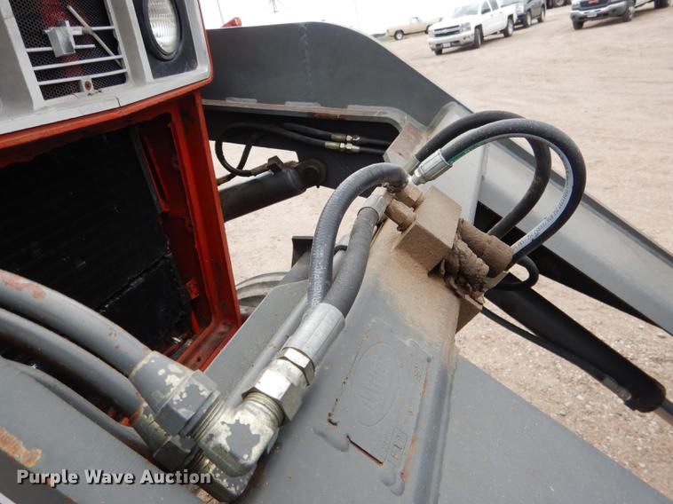 image for item DG5764 1980 International 1086 tractor