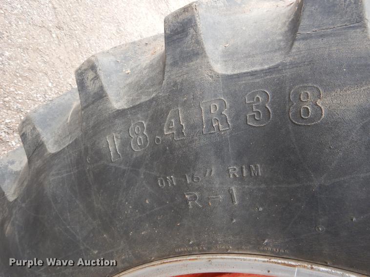 image for item DG5764 1980 International 1086 tractor