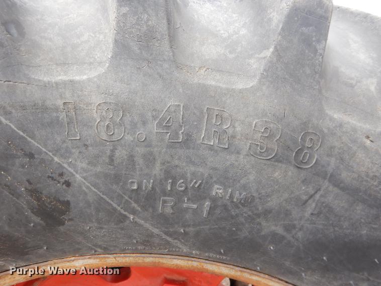 image for item DG5764 1980 International 1086 tractor