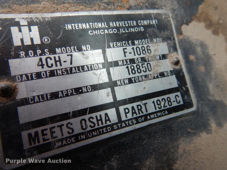 image for item DG5764 1980 International 1086 tractor