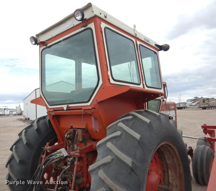 image for item DG5766 International 1026 tractor
