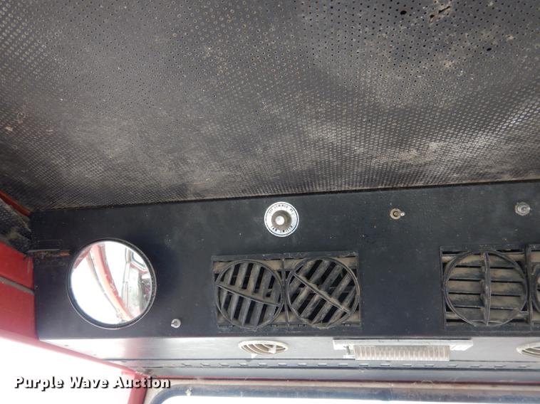 image for item DG5766 International 1026 tractor