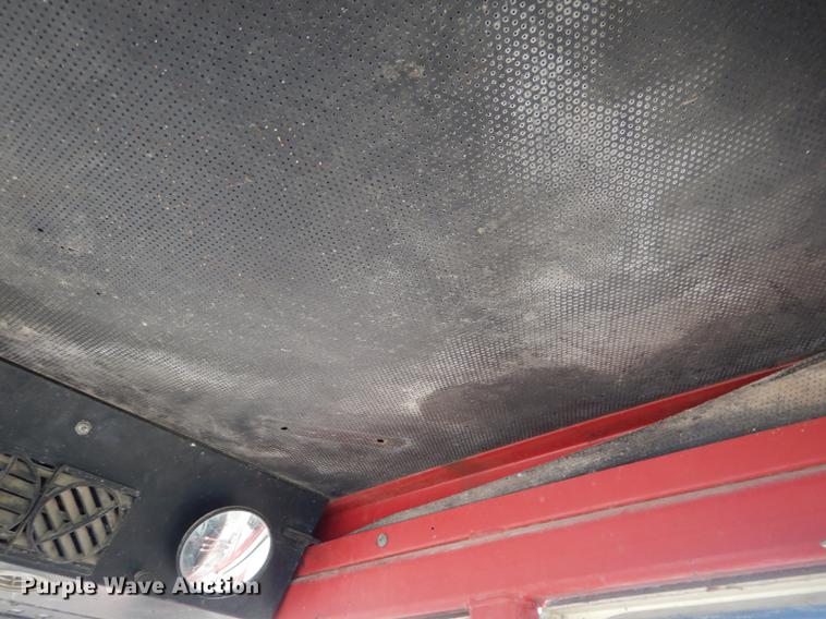 image for item DG5766 International 1026 tractor