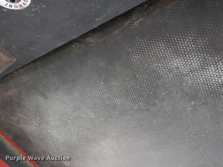 image for item DG5766 International 1026 tractor