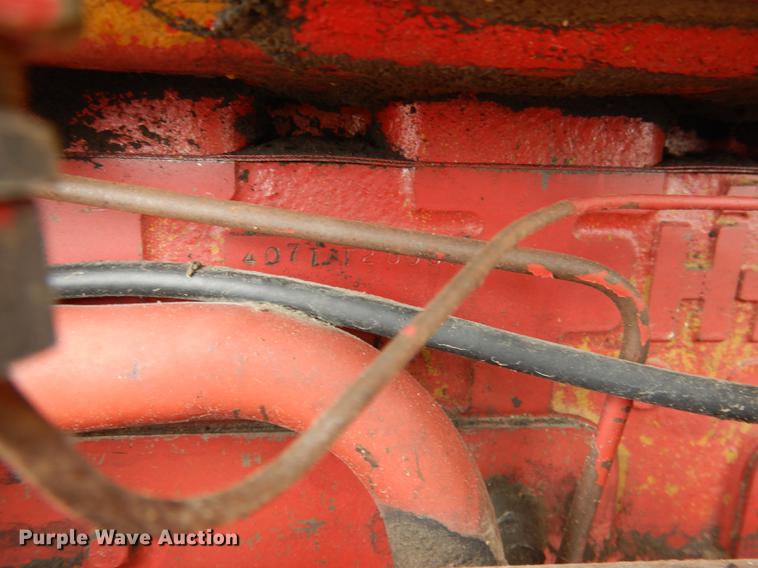 image for item DG5766 International 1026 tractor