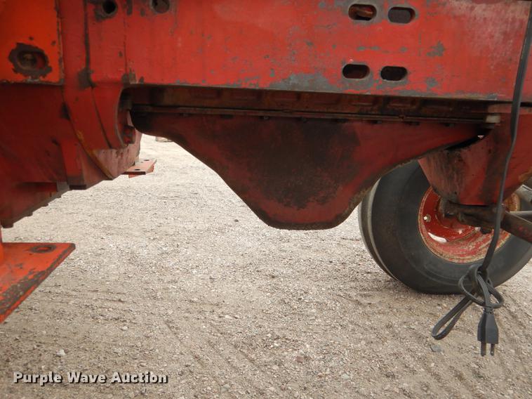 image for item DG5766 International 1026 tractor