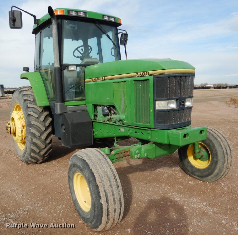 image for item DG5773 1994 John Deere 7700 tractor