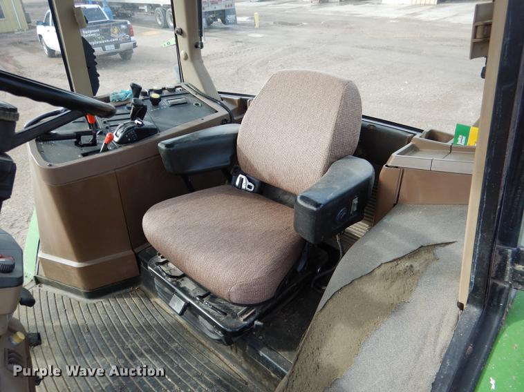 image for item DG5773 1994 John Deere 7700 tractor