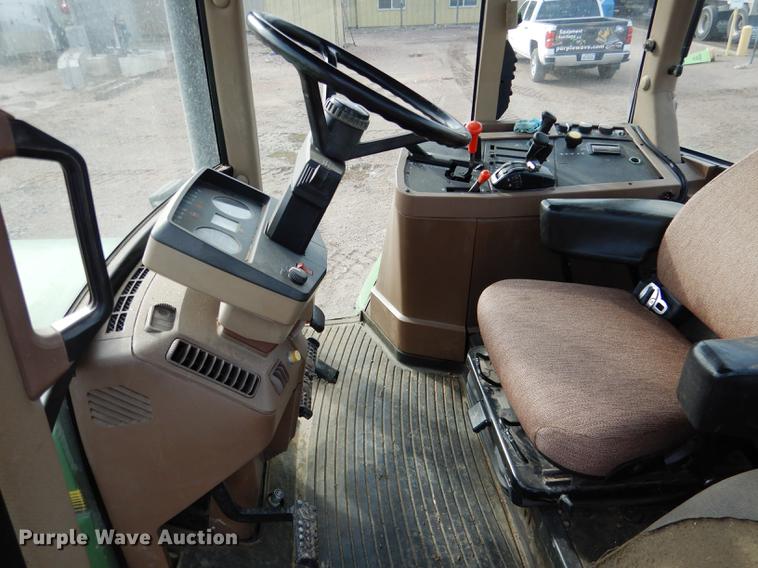 image for item DG5773 1994 John Deere 7700 tractor