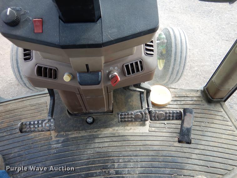 image for item DG5773 1994 John Deere 7700 tractor