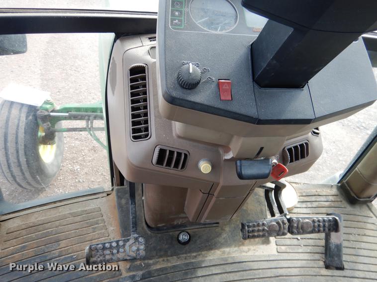 image for item DG5773 1994 John Deere 7700 tractor