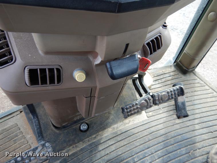 image for item DG5773 1994 John Deere 7700 tractor