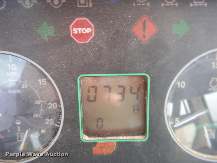 image for item DG5773 1994 John Deere 7700 tractor