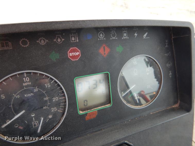 image for item DG5773 1994 John Deere 7700 tractor