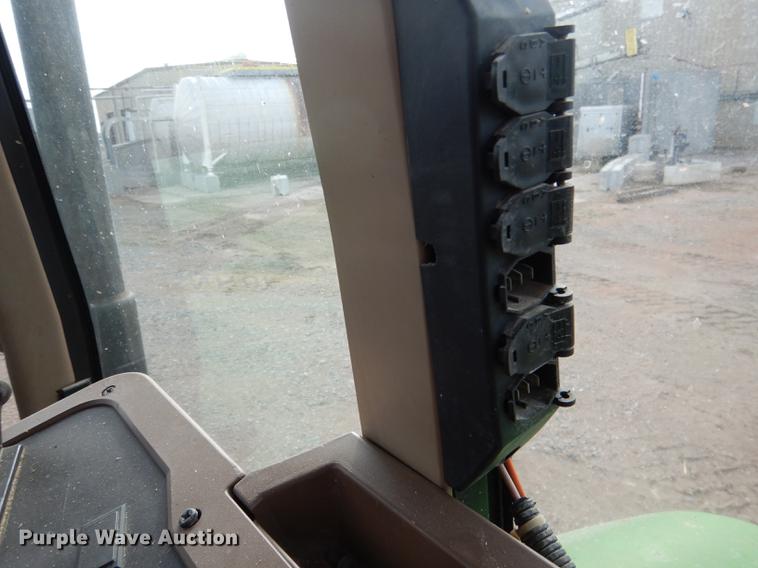 image for item DG5773 1994 John Deere 7700 tractor