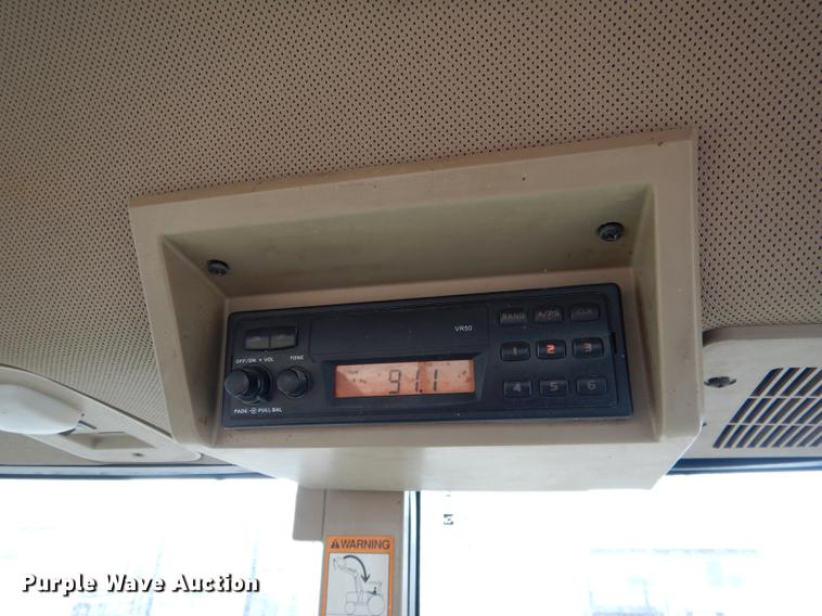 image for item DG5773 1994 John Deere 7700 tractor