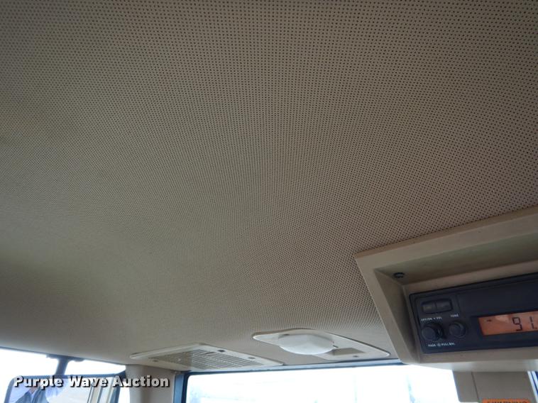 image for item DG5773 1994 John Deere 7700 tractor