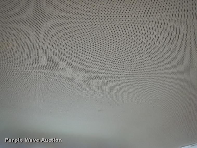 image for item DG5773 1994 John Deere 7700 tractor