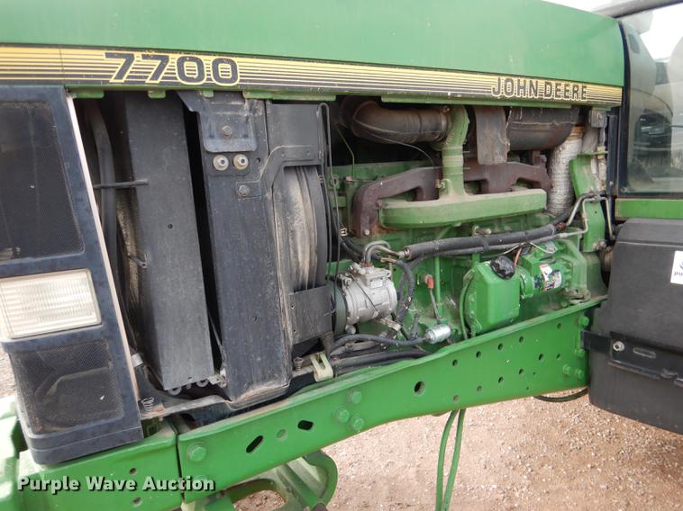 image for item DG5773 1994 John Deere 7700 tractor