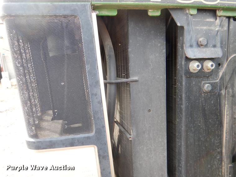 image for item DG5773 1994 John Deere 7700 tractor