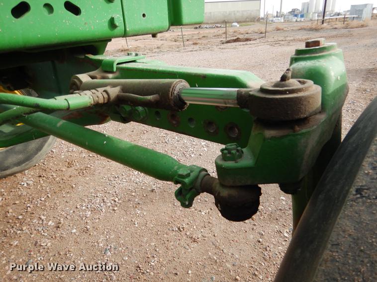 image for item DG5773 1994 John Deere 7700 tractor