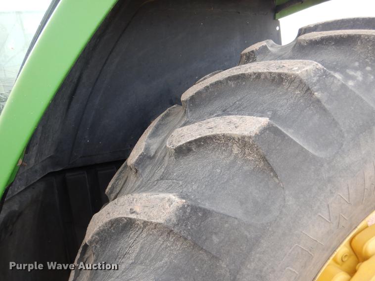 image for item DG5773 1994 John Deere 7700 tractor