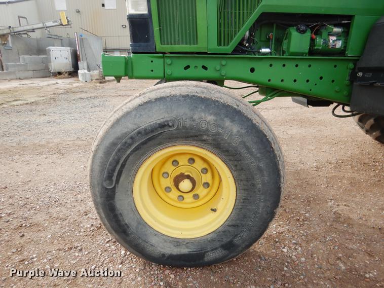 image for item DG5773 1994 John Deere 7700 tractor