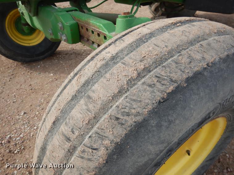 image for item DG5773 1994 John Deere 7700 tractor