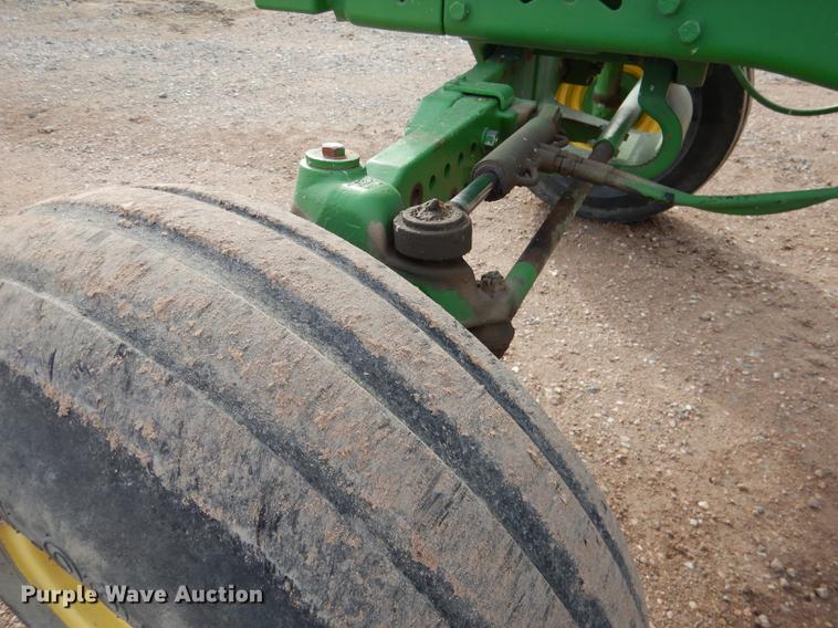 image for item DG5773 1994 John Deere 7700 tractor