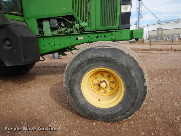 image for item DG5773 1994 John Deere 7700 tractor