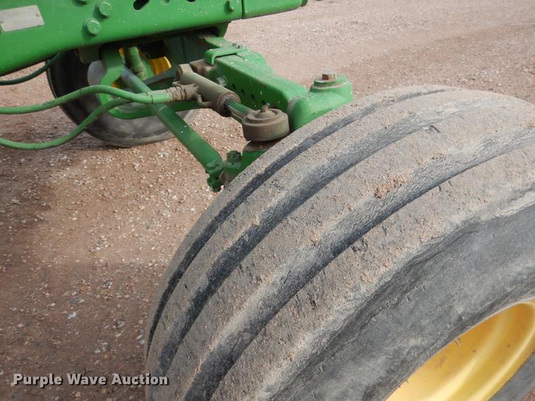 image for item DG5773 1994 John Deere 7700 tractor