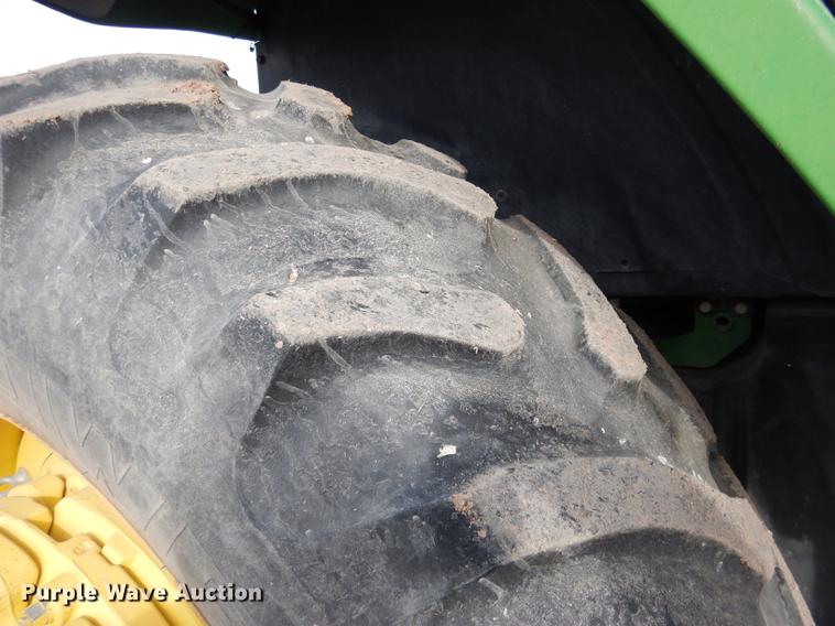 image for item DG5773 1994 John Deere 7700 tractor