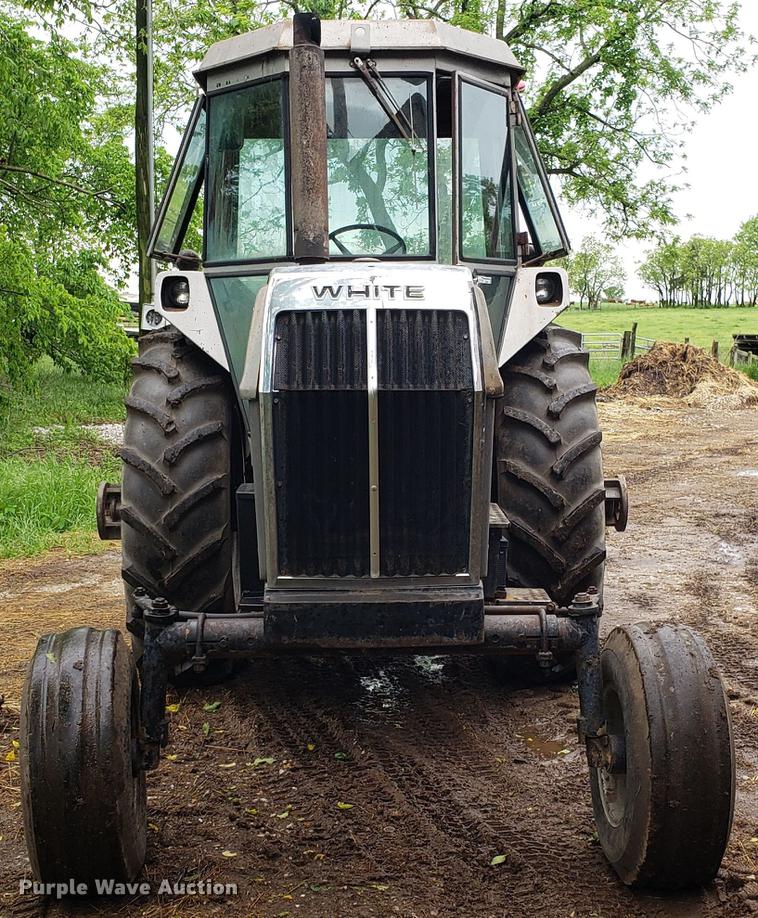 image for item EN9941 1976 White 2-105 Field Boss tractor