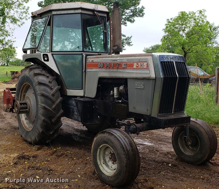 image for item EN9941 1976 White 2-105 Field Boss tractor