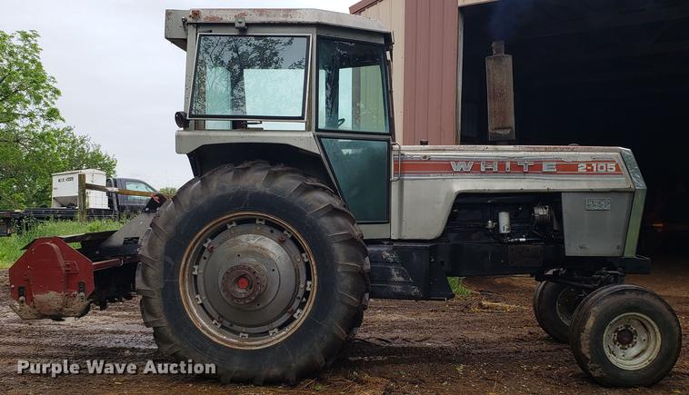 image for item EN9941 1976 White 2-105 Field Boss tractor
