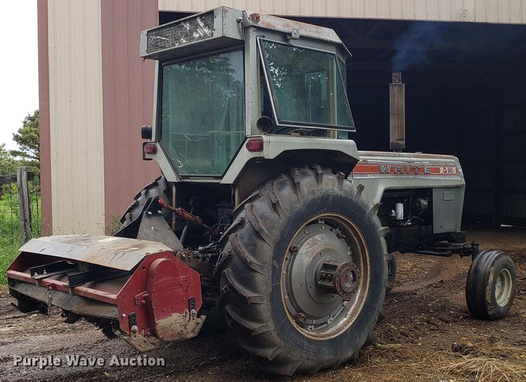 image for item EN9941 1976 White 2-105 Field Boss tractor