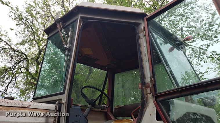 image for item EN9941 1976 White 2-105 Field Boss tractor