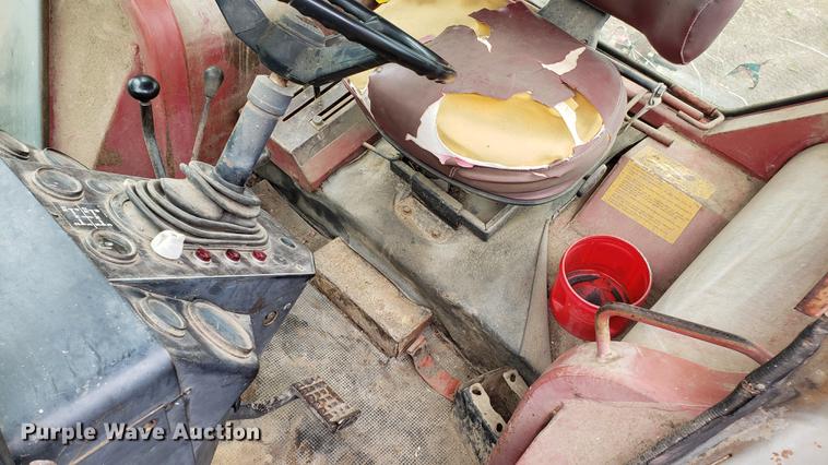 image for item EN9941 1976 White 2-105 Field Boss tractor