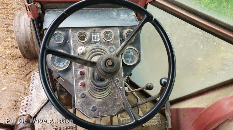 image for item EN9941 1976 White 2-105 Field Boss tractor