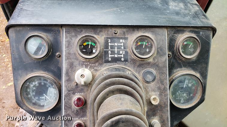 image for item EN9941 1976 White 2-105 Field Boss tractor