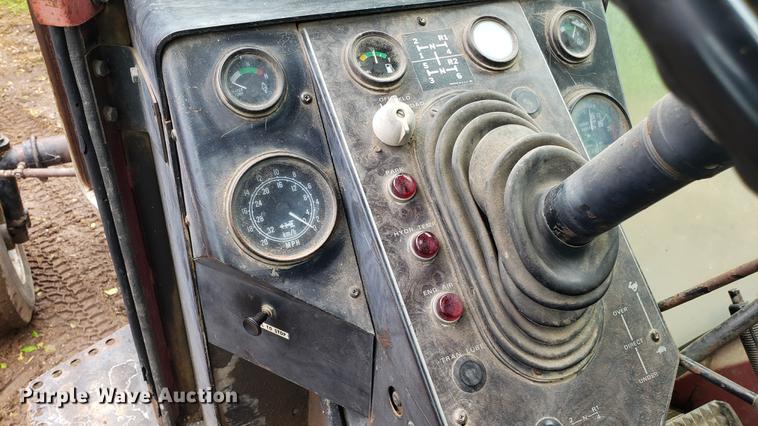 image for item EN9941 1976 White 2-105 Field Boss tractor