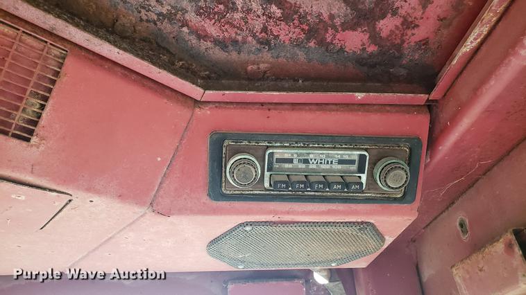 image for item EN9941 1976 White 2-105 Field Boss tractor