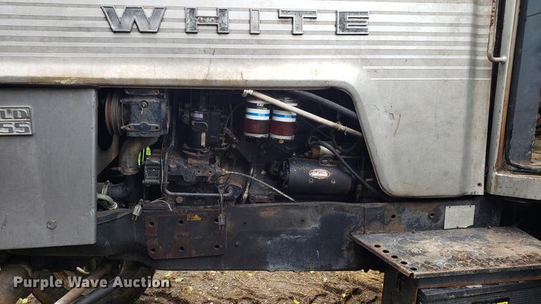 image for item EN9941 1976 White 2-105 Field Boss tractor