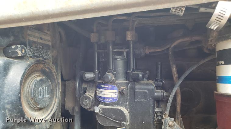 image for item EN9941 1976 White 2-105 Field Boss tractor