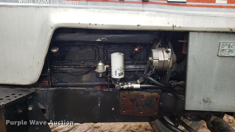 image for item EN9941 1976 White 2-105 Field Boss tractor