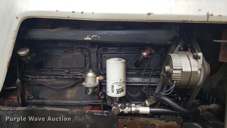 image for item EN9941 1976 White 2-105 Field Boss tractor