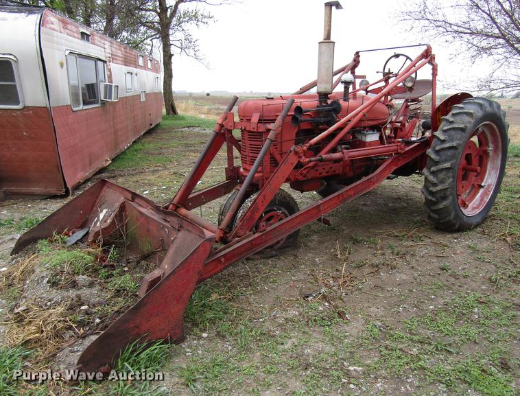 image for item EU9626 1944 International H tractor
