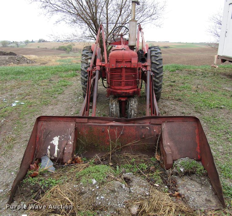 image for item EU9626 1944 International H tractor