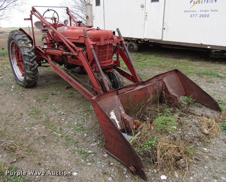 image for item EU9626 1944 International H tractor
